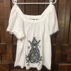 Cute on or off the shoulder top.